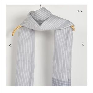 Della Handloom Cotton Grey Scarf